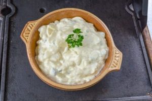 How to Make a Tasty, Eggless Mayonnaise