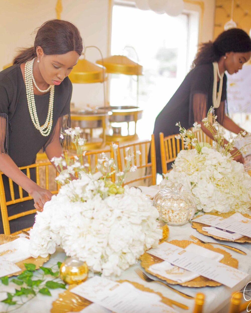 15 Modern Thanksgiving Table Decoration Ideas.