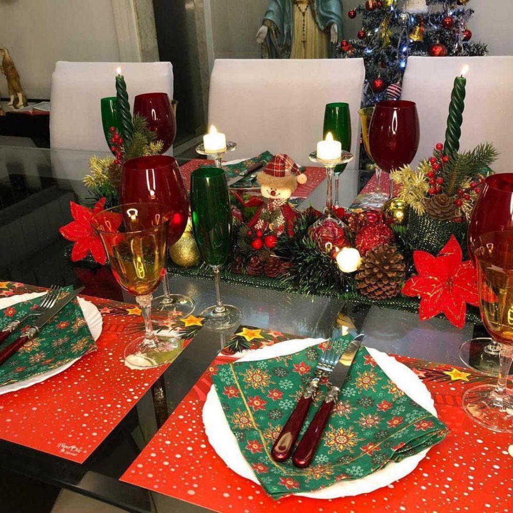 20 Majestic Christmas Table Decorations For 2023