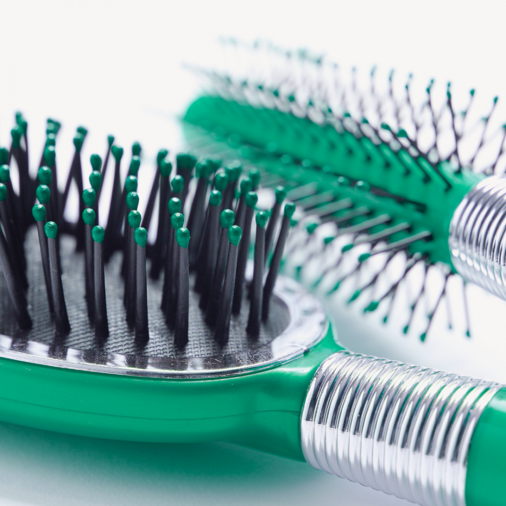 How to clean hair brushes Really quick and Easy