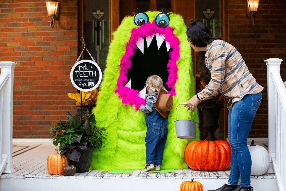 50 Spooky Halloween Front Porch Ideas