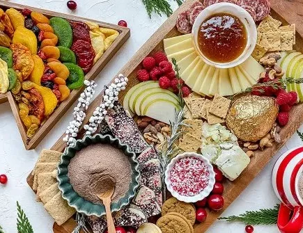MOST DELICIOUS CHRISTMAS CHARCUTERIE BOARD IDEAS