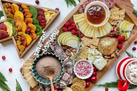MOST DELICIOUS CHRISTMAS CHARCUTERIE BOARD IDEAS