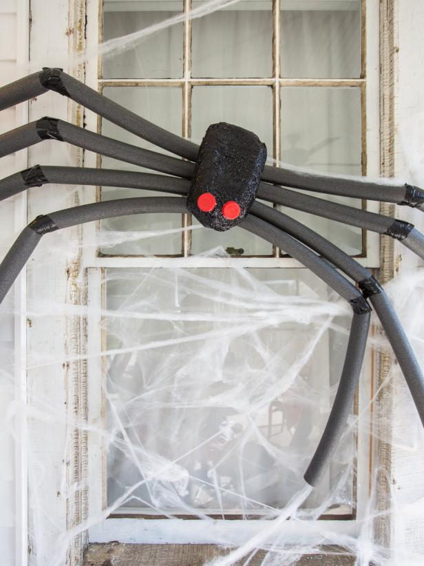 140 Eerie & Spooktacular Halloween Front Porch Ideas