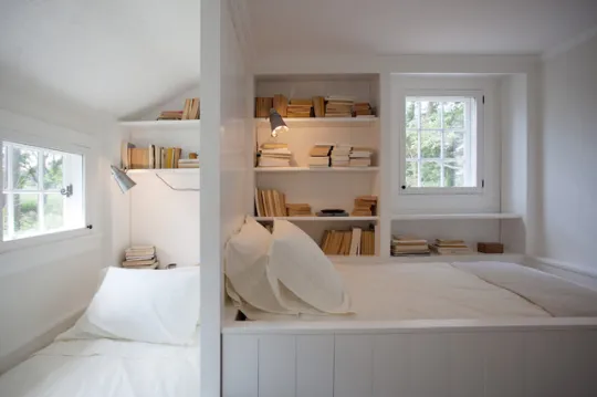 30 Cozy & Small Book Nook Ideas For Kids 