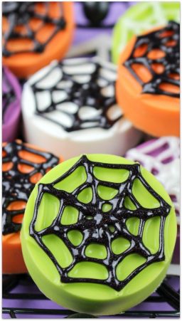 Halloween Spiderweb Oreo Cookies 