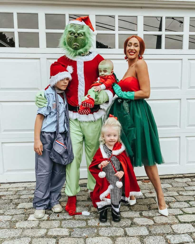 50 Family Halloween Costumes For Family of 5