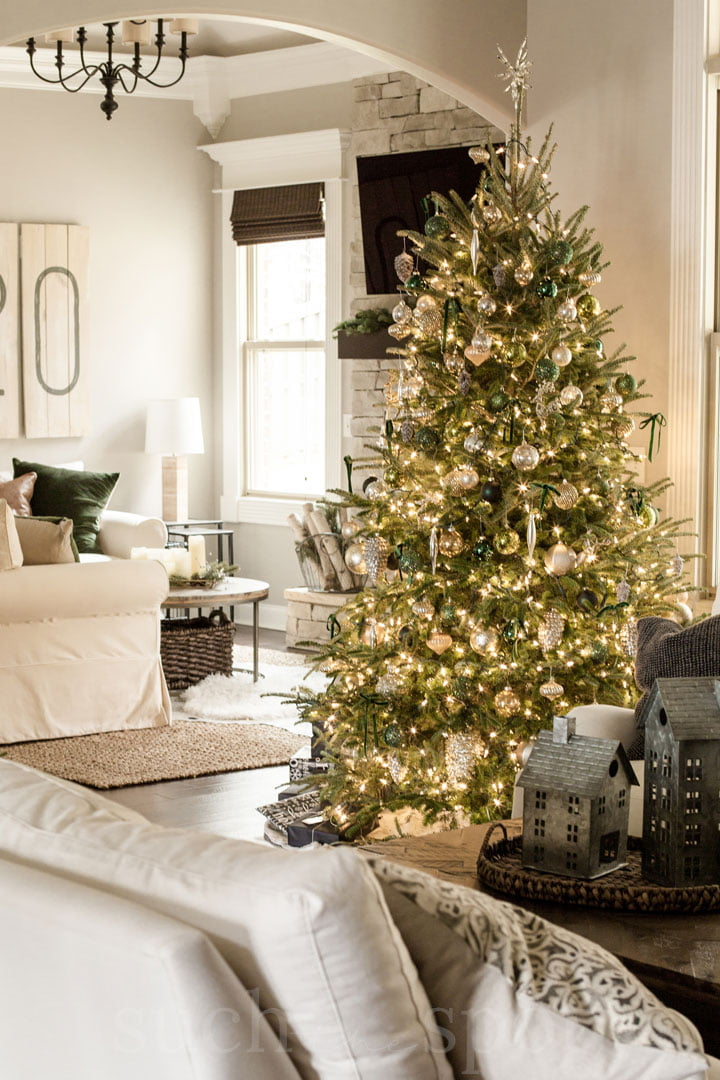 25 Cute Green & Gold Christmas Decor Ideas