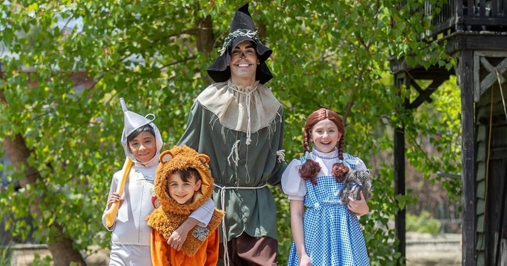 50 Family Halloween Costumes For Family of 5