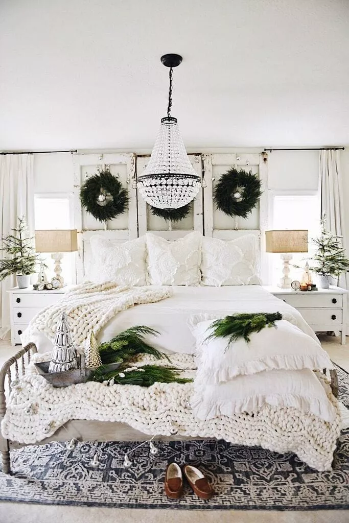 30 Christmas Decor Ideas For Bedroom