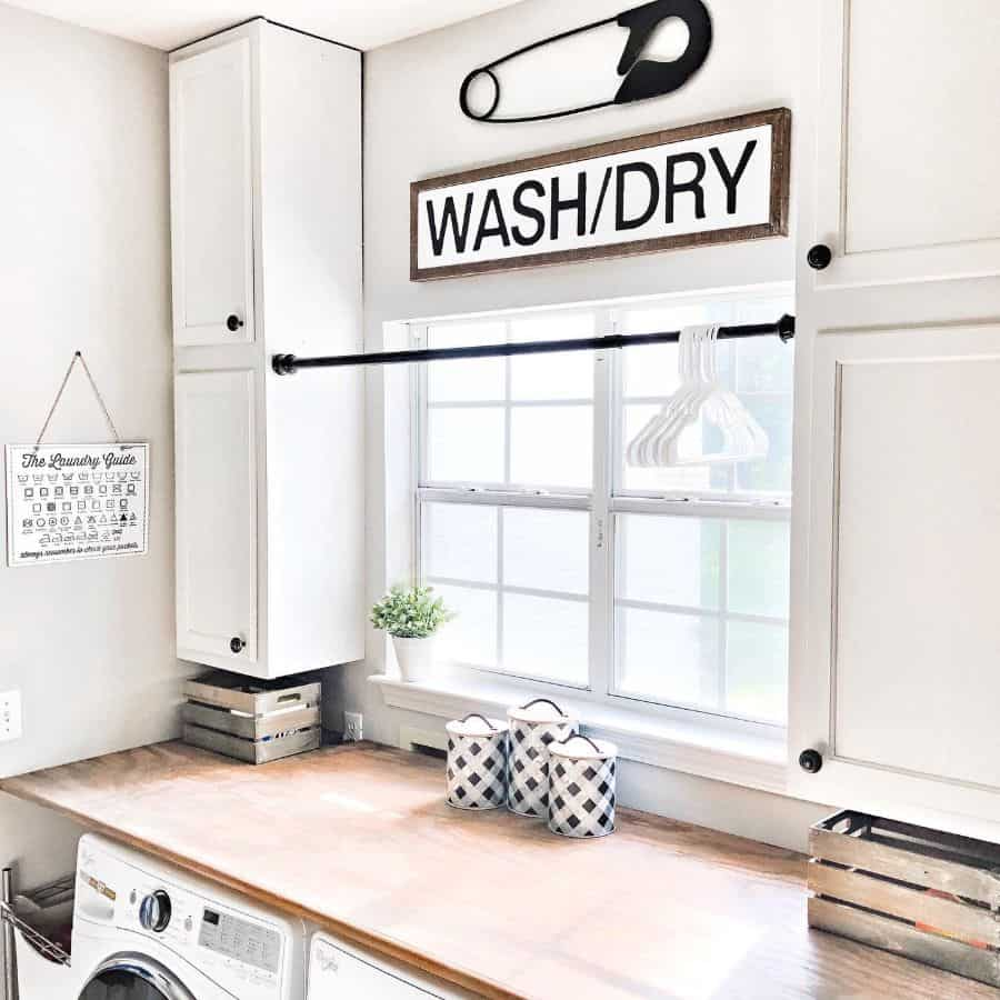 30 Airy Small Laundry Room Ideas