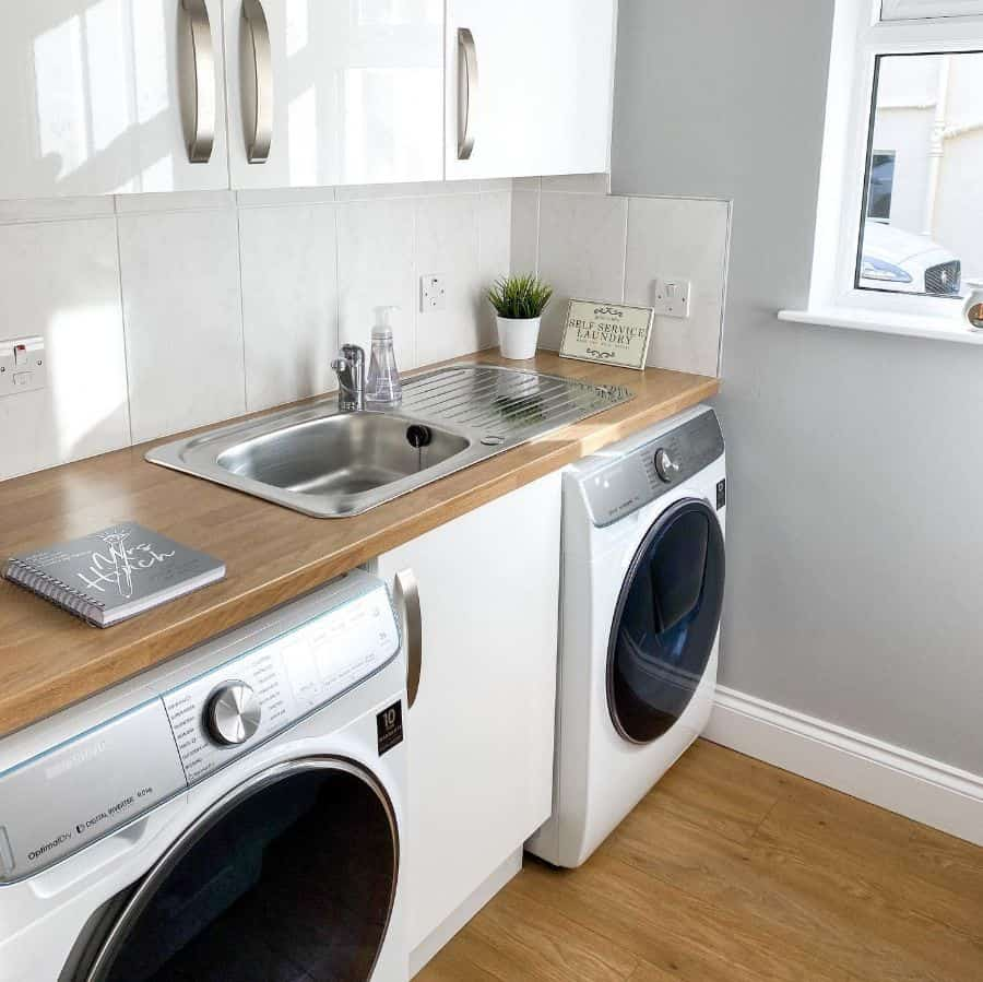 30 Airy Small Laundry Room Ideas