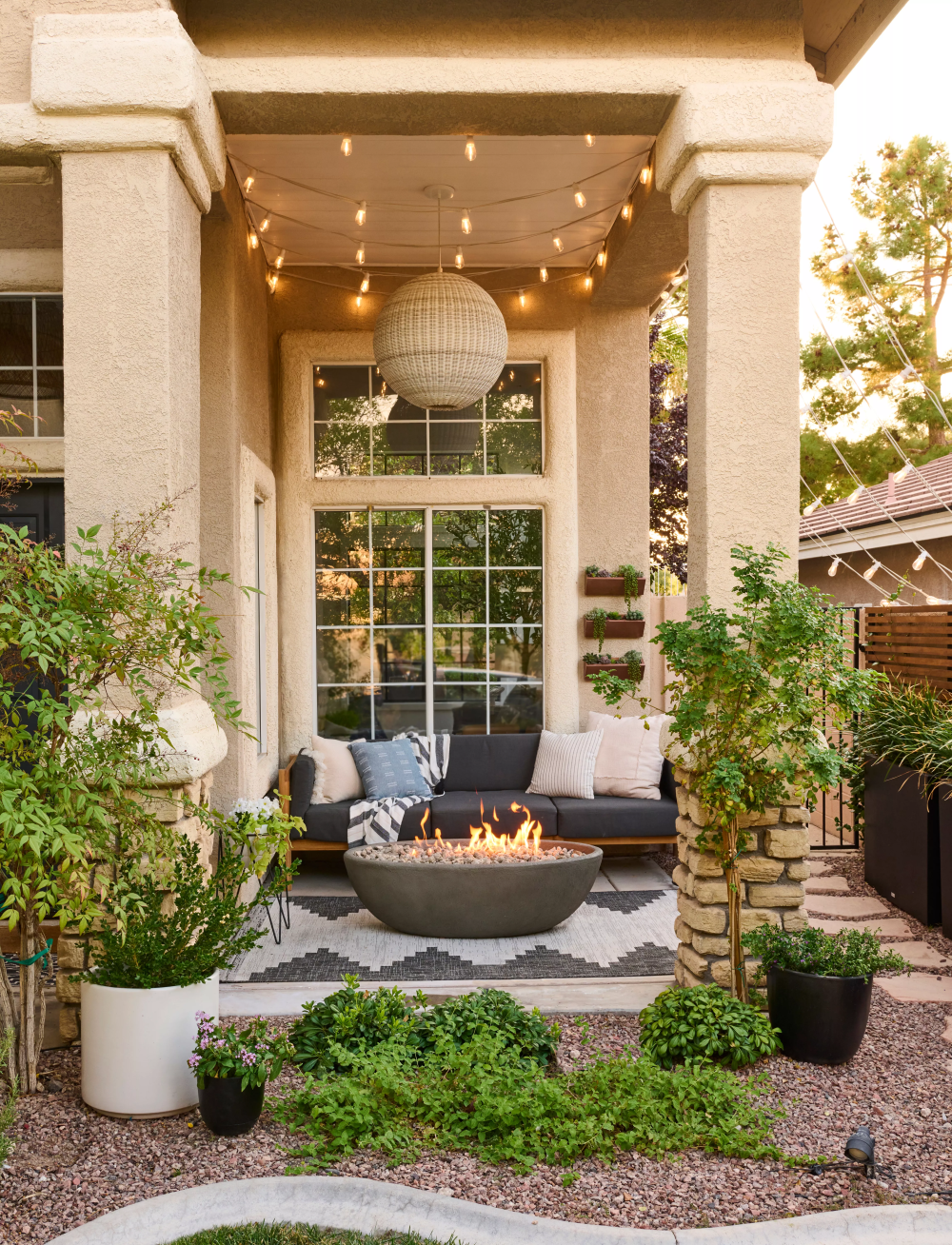 31 Lovely Small Patio Decorating Ideas On a Budget