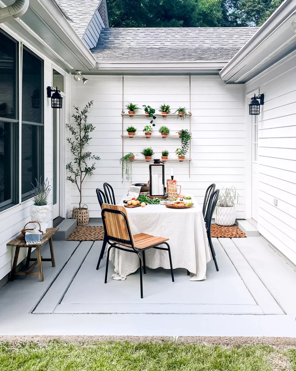 31 Lovely Small Patio Decorating Ideas On a Budget