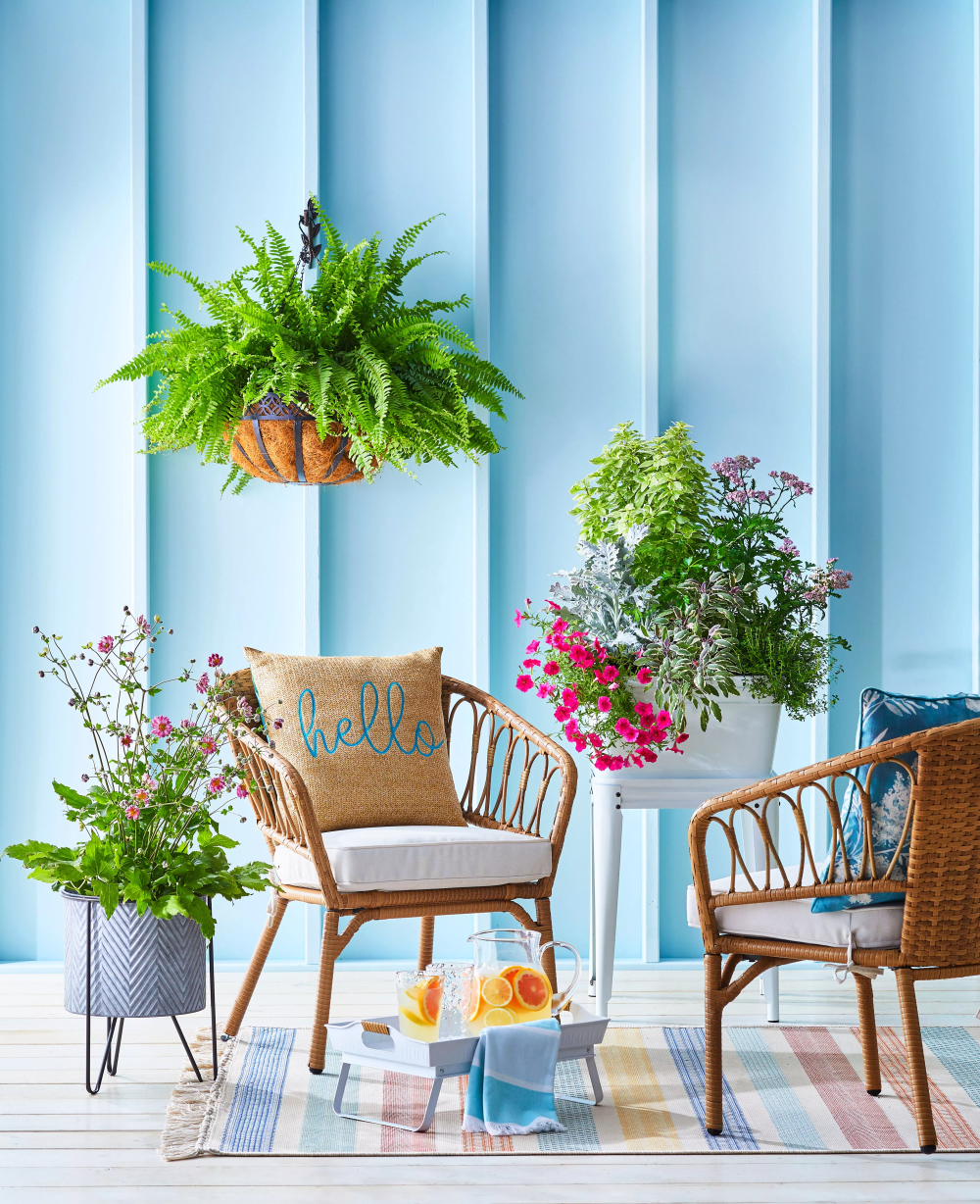 31 Lovely Small Patio Decorating Ideas On a Budget