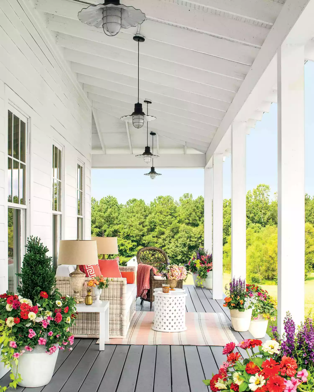 31 Lovely Small Patio Decorating Ideas On a Budget