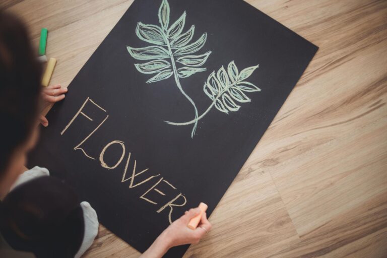 Spring Chalkboard Ideas That Look Like Hand-Lettered Magic